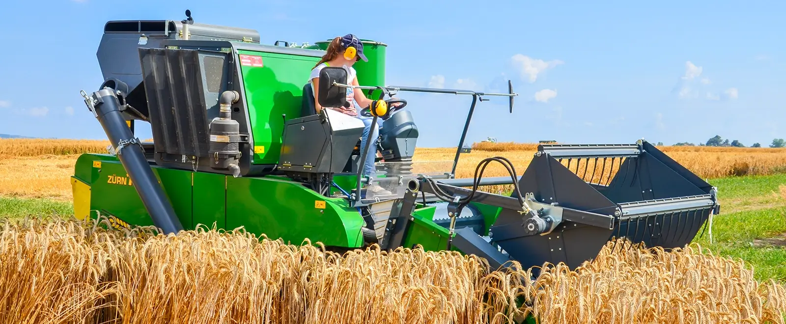 ZÜRN 130 Combine Micro Plots auf dem Weizenfeld