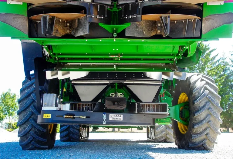 Seed Terminator John Deere X9 Froschperspektive