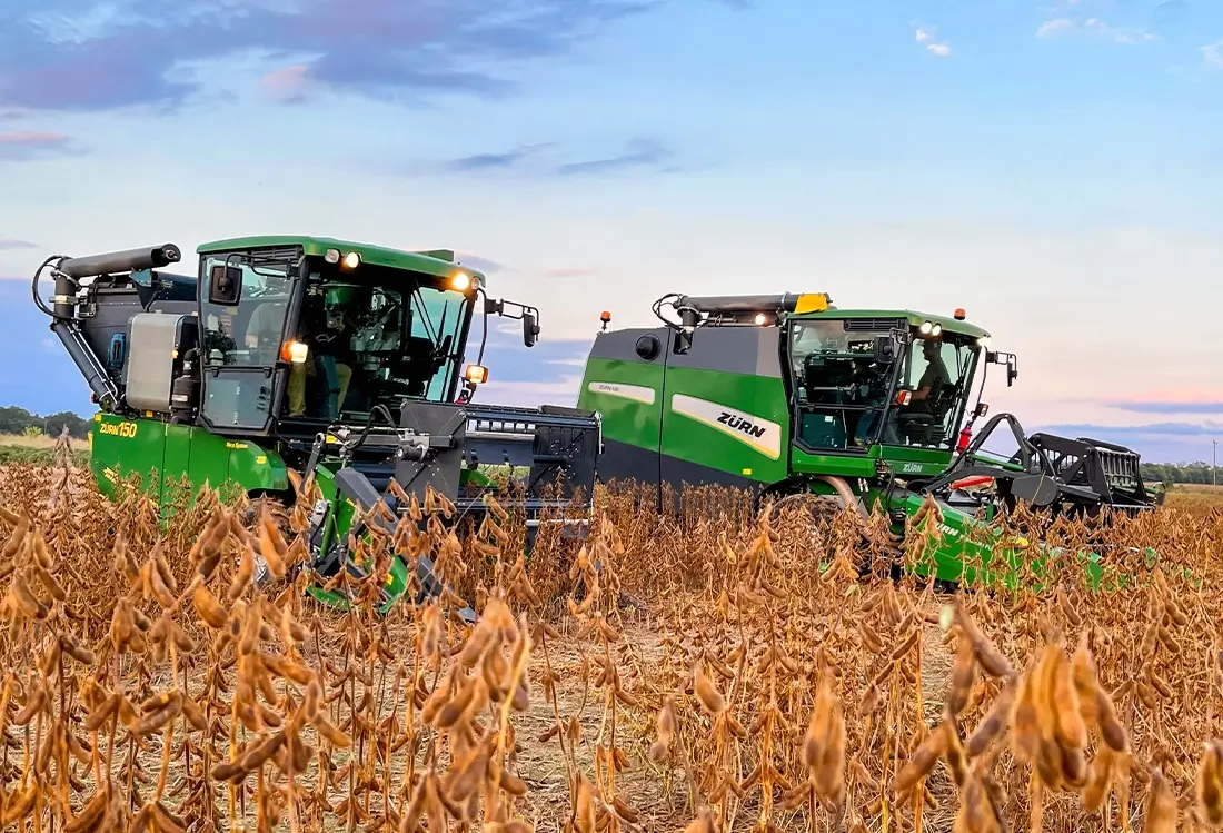 ZÜRN 150 bei der Sojaernte