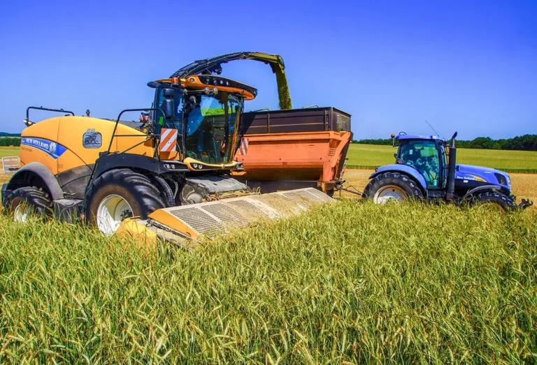 Profi Cut bei der Arbeit auf dem Feld